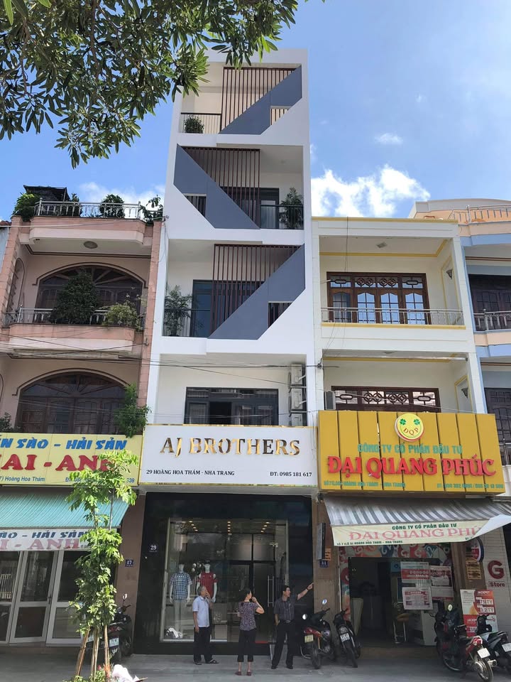 Cho thuê nhà nguyên căn 5 tầng tại 29 Hoàng Hoa Thám, Nha Trang - Thiết kế hiện đại, thoáng mát!