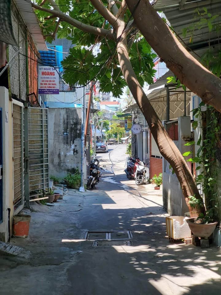 Đất Phước Hải Nha Trang 85m² giá 4.42 tỷ - Bán đất tặng nhà cũ cho thuê 6 triệu/tháng!