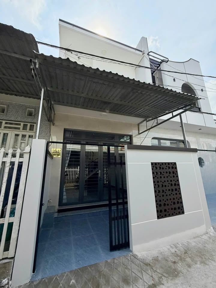 Nhà 1 trệt 1 lầu tại Bình Khánh, Long Xuyên 96m² giá 1 tỷ - Pháp lý đầy đủ!