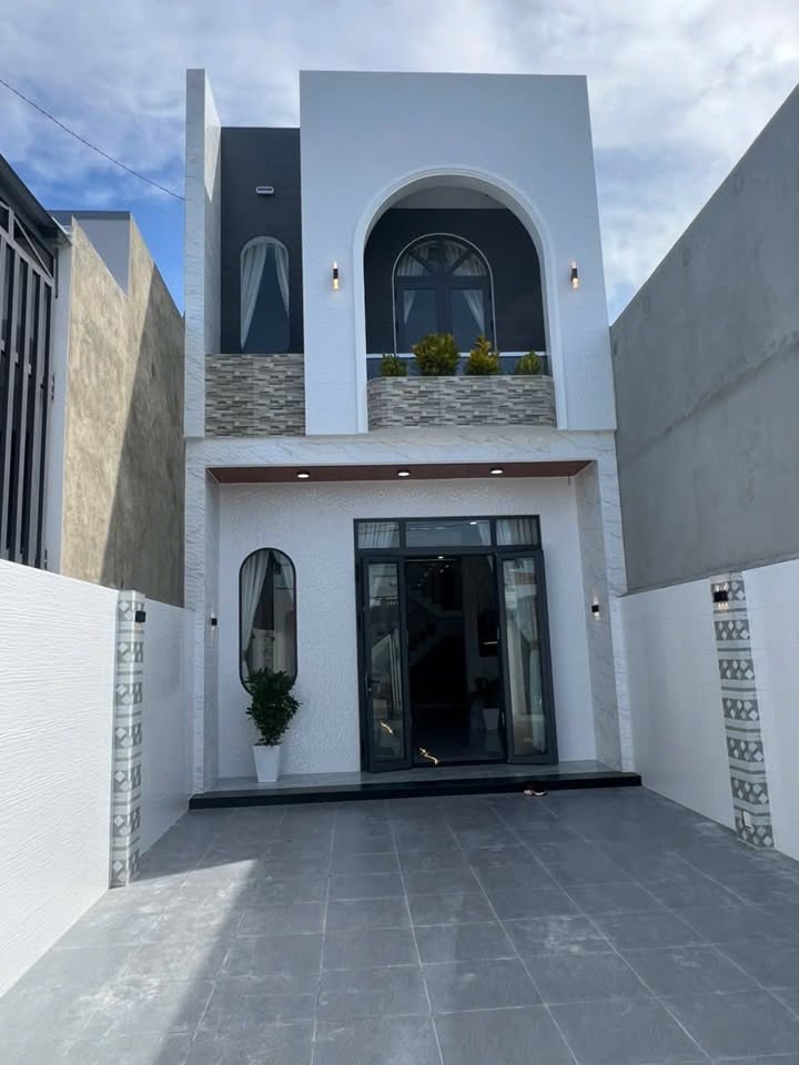 Nhà riêng Hòa Thành Tây Ninh 130m² giá 2.09 tỷ - Nội thất cao cấp đầy đủ!