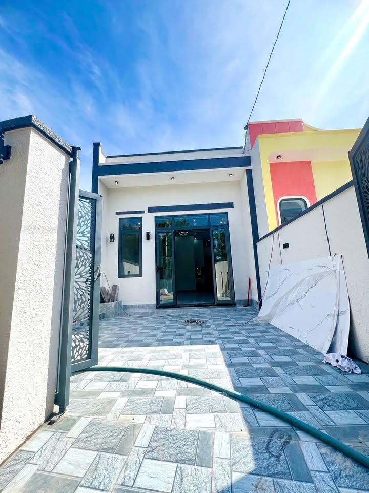 Nhà riêng phường Bảo Vinh, Long Khánh 100m² giá 1.6 tỷ - Sổ riêng thổ cư, ô tô vào tận sân!