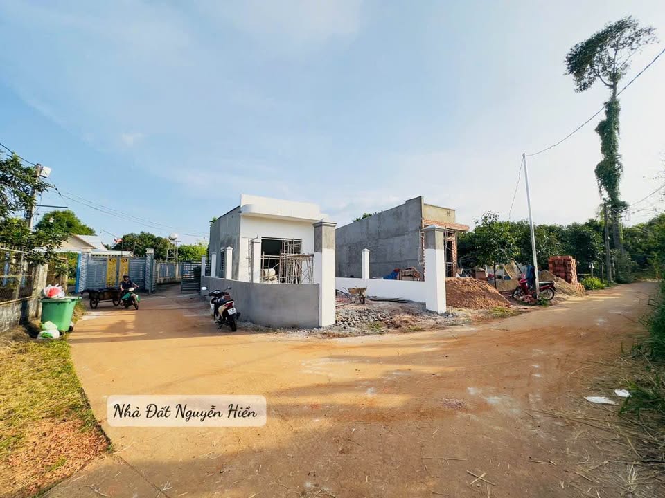 Nhà góc 2 mặt tiền Phường Bình Lộc 100m² giá 1.2 tỷ - Đầu tư sinh lời ngay!