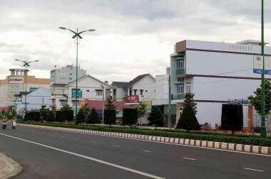 Đất mặt tiền Hùng Vương, Phan Thiết 100m² giá 7.5 tỷ - Vị trí đẹp cho kinh doanh!