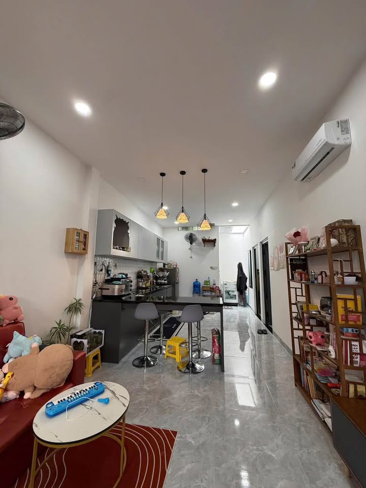 Nhà đẹp gần chợ Vĩnh Hải, Nha Trang 78.5m² giá 3.4 tỷ - Hướng Nam thoáng mát!