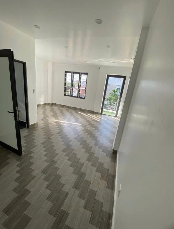 Nhà Độc Lập 4.5 Tầng Đằng Hải 40m² giá 2.98 tỷ - Đường ô tô vào tận nơi!