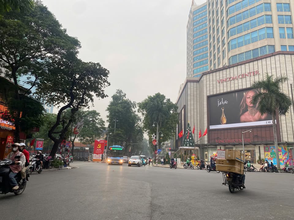 Nhà cho thuê phố Bà Triệu, quận Hai Bà Trưng, diện tích 70m² - Mặt tiền sáng thoáng, vị trí đắc địa!