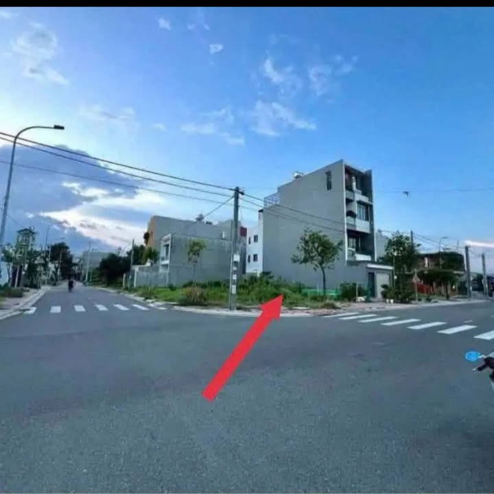 Đất nền góc 2 mặt tiền tại Rạch Dừa, 77m² giá 7.6 tỷ - Sổ đỏ chính chủ!