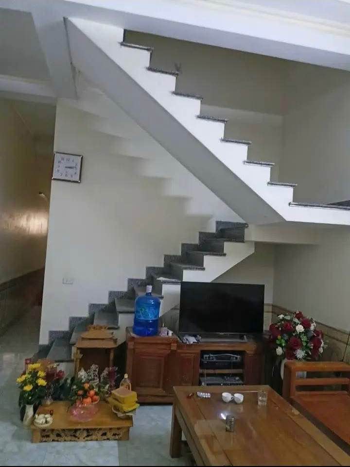 Nhà 2 tầng Ngõ 20 Cao Xanh 80.7m² giá 2.3 tỷ - Bán gấp trong 10 ngày!