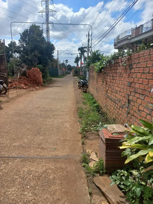 Đất nền Thôn 9 Pơng Drang 261.9m² giá 2.2 tỷ - Tiện ích đầy đủ ngay gần trường học!