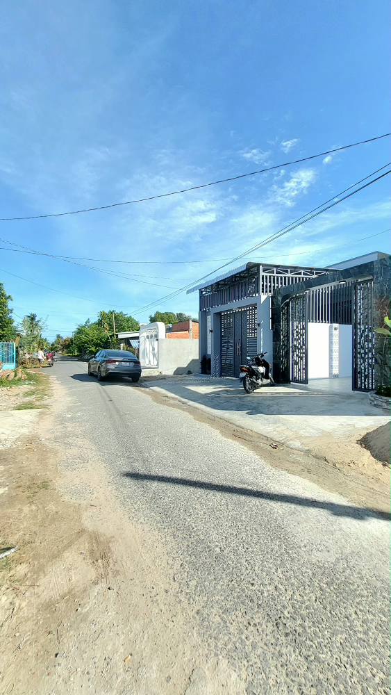 Nhà lầu mới hoàn thiện Hẻm Ngô Quyền, Phường Long Hoa, 130m² - Thiết kế hiện đại, sẵn sàng vào ở!