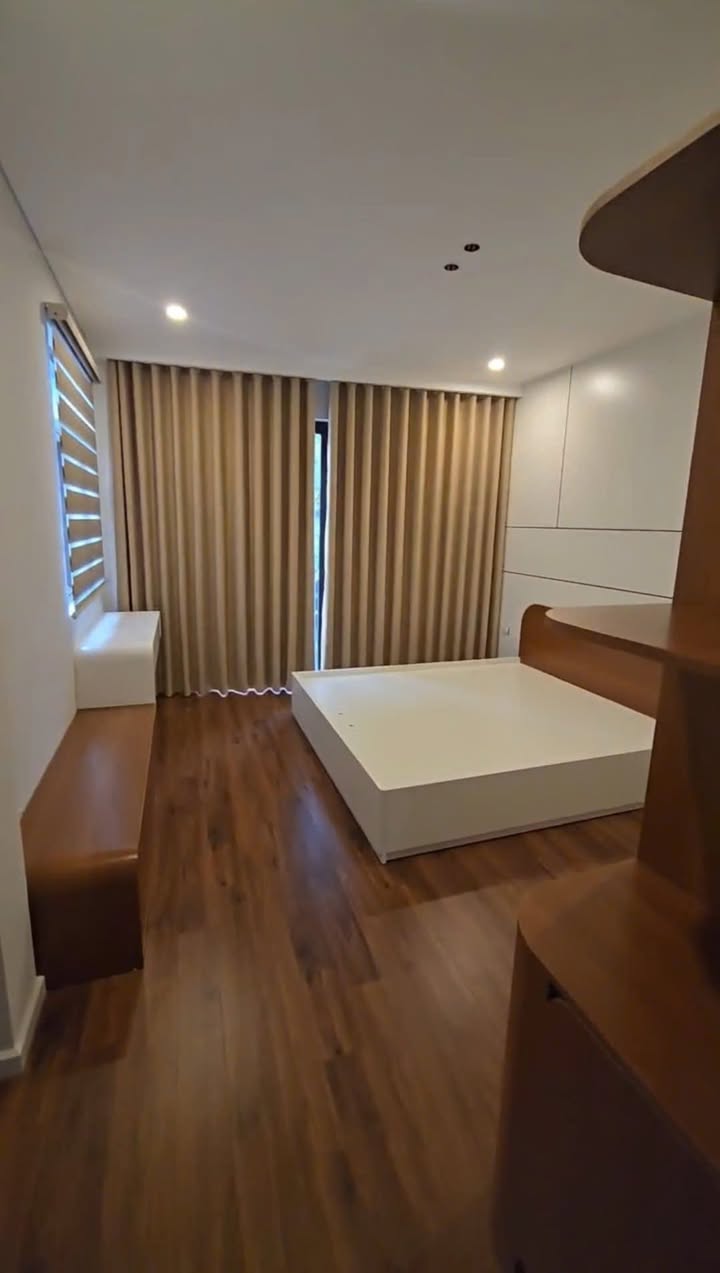 Cho thuê nhà nguyên căn Khâm Thiên 40m² - Thang máy hiện đại và vị trí đắc địa!