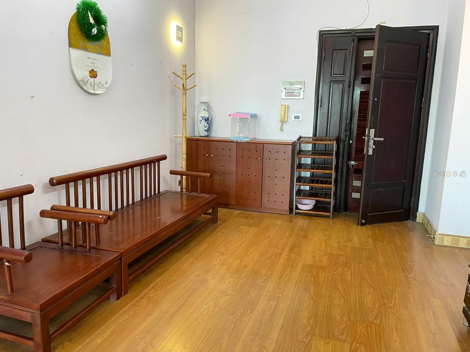 Căn hộ 671 Hoàng Hoa Thám, Ba Đình 92m² giá 13 triệu - Full nội thất, sẵn sàng vào ở!