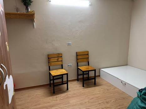 Căn hộ tập thể Nguyễn Công Trứ quận Hai Bà Trưng 3PN giá 6 triệu - Nhà mới sạch đẹp, gần chợ!