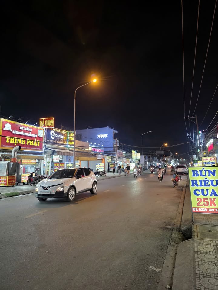 Bán nhà mặt tiền kinh doanh sầm uất đường D4, Thuận Giao 161m² - Sổ hồng riêng, giá tốt!