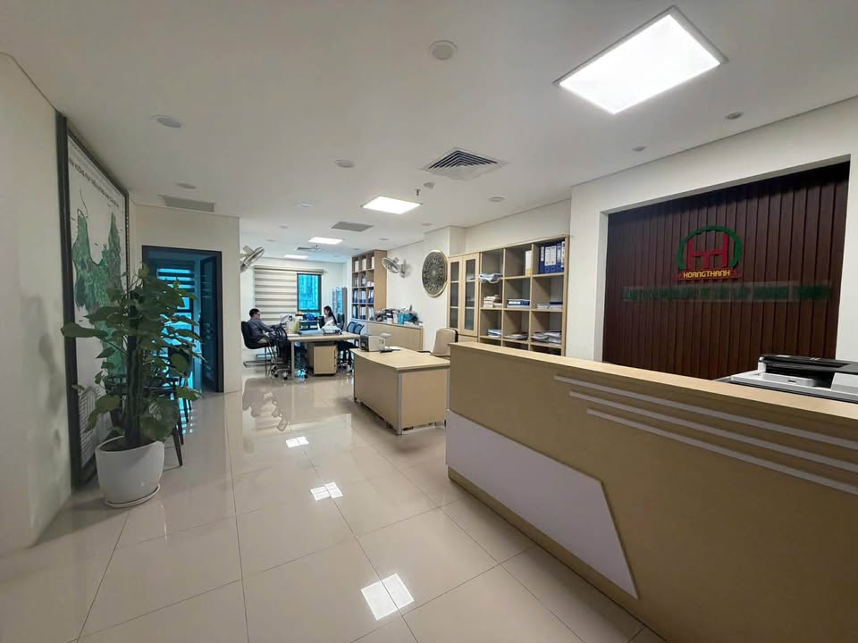 Cho thuê văn phòng 100m² tại Trần Thái Tông, Cầu Giấy - Tòa văn phòng chuyên nghiệp giá 22 triệu/tháng!