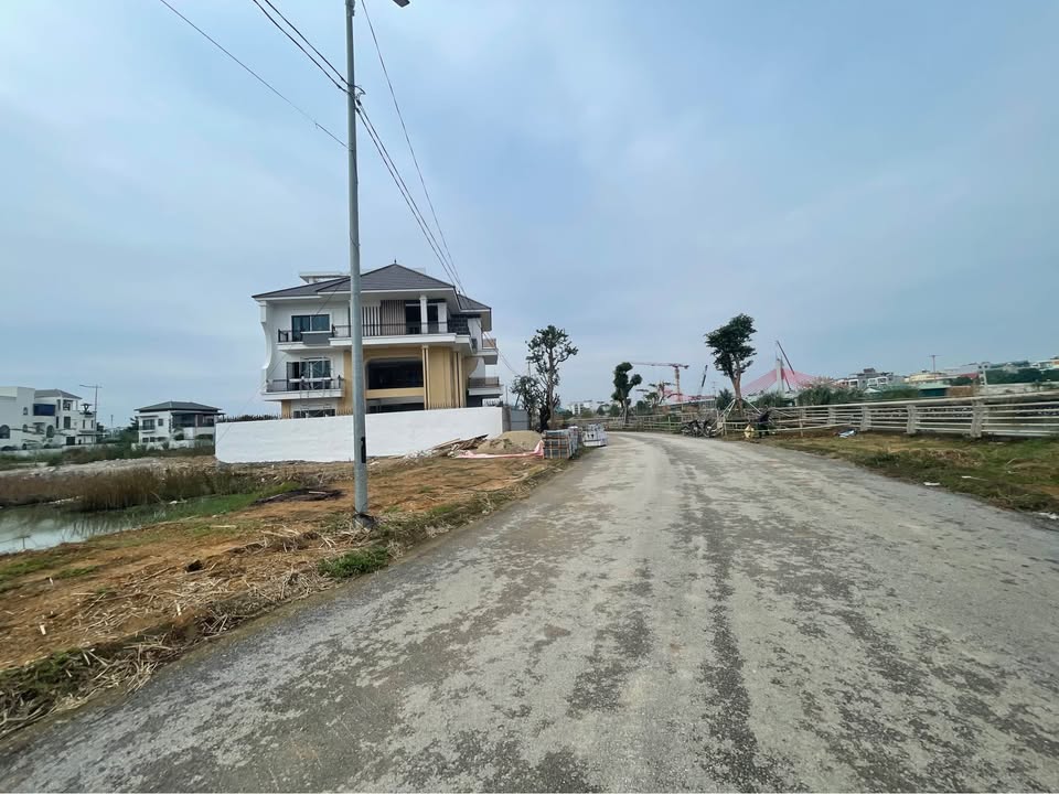 Đất nền chính chủ tại đường Âu Cơ, phường Đông Vệ, 180m² - Cơ hội đầu tư hấp dẫn!