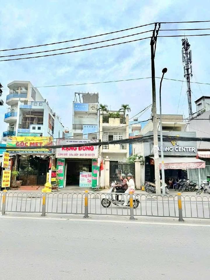 Mặt tiền kinh doanh Nguyễn Thị Thập Quận 7 121m² giá 22 tỷ - Vị trí đắc địa, sẵn sàng kinh doanh!