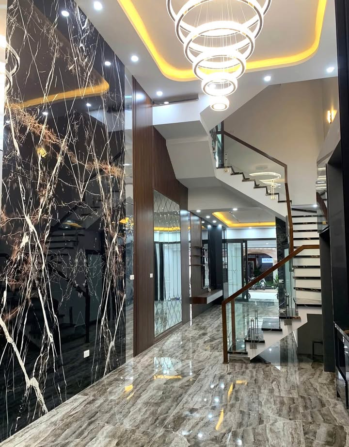 Nhà mặt phố Tô Vũ, Hải Phòng 83m² giá 9.5 tỷ - Kinh doanh đỉnh cao!