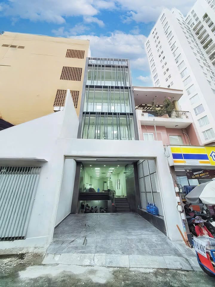 Cho thuê mặt tiền siêu đẹp Tân Định Quận 1, diện tích 110m² - Đường lớn sầm uất, bàn giao ngay!