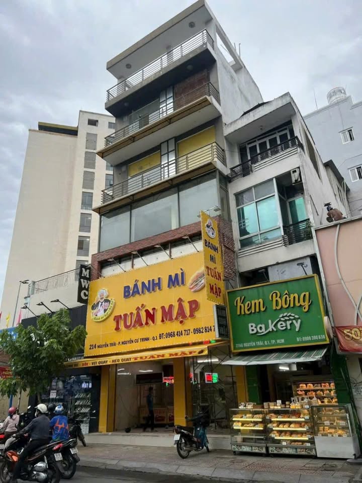 Cho thuê mặt tiền 214Bis Nguyễn Trãi, Quận 1, 68m² - Vị trí đắc địa cho kinh doanh!