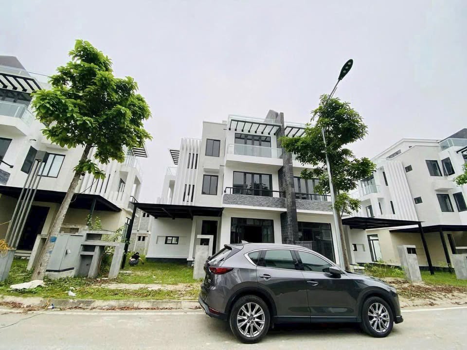 Townhouse Phú Cát City 180m² - Biệt thự 3 mặt thoáng đẹp nhất khu vực