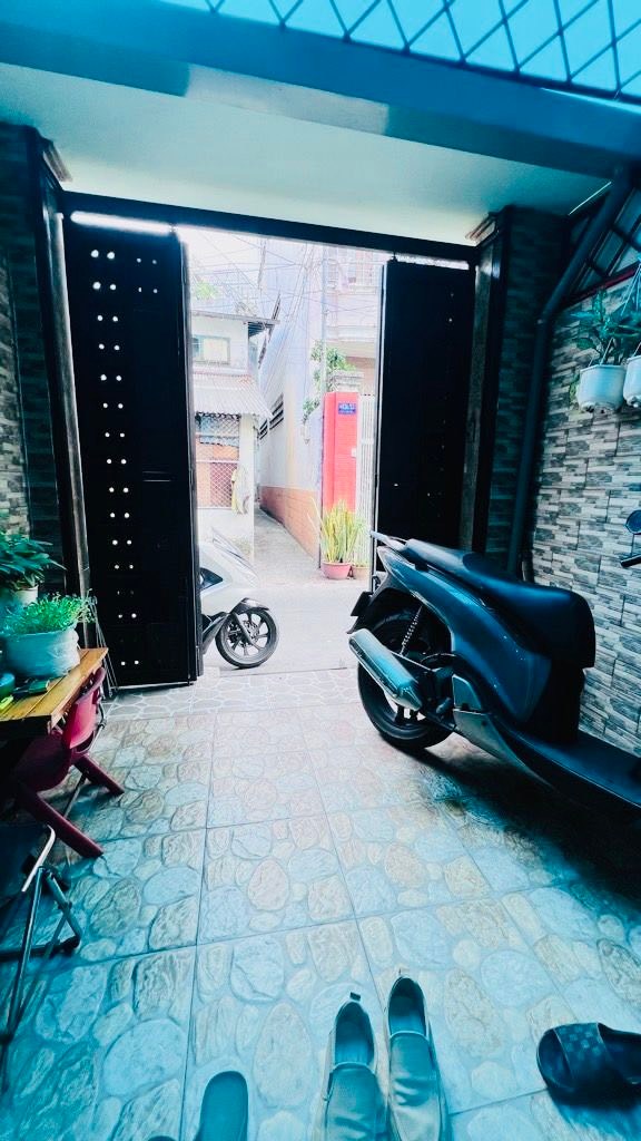 Nhà phố Cách Mạng Tháng 8, Quận 10, 48m² giá 7.9 tỷ - Vị trí trung tâm thuận tiện!