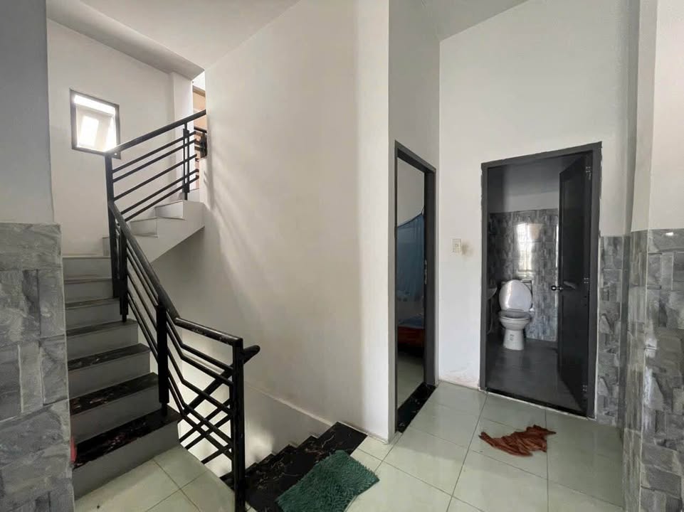 Nhà 2 tầng Vĩnh Hải chỉ 4,5 tỷ - Gần biển, chính chủ bán gấp!