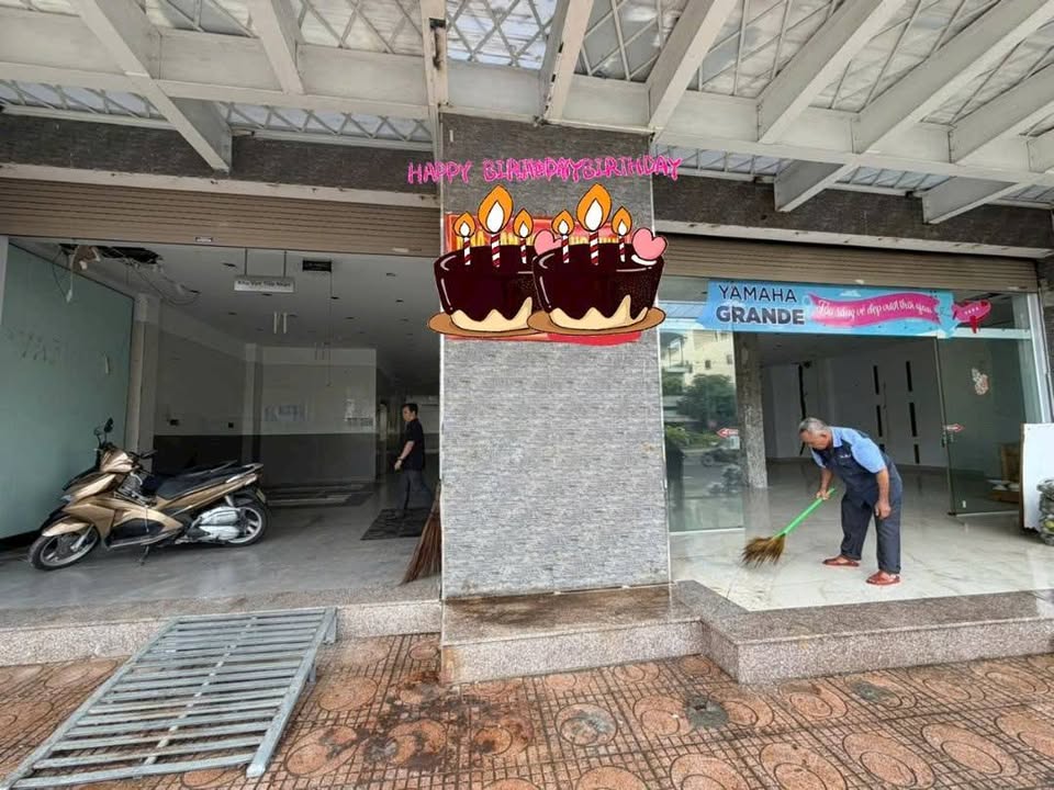 Nhà mặt tiền 23/10, Nha Trang 530m² giá 70 triệu - Thích hợp showroom, salon xe!