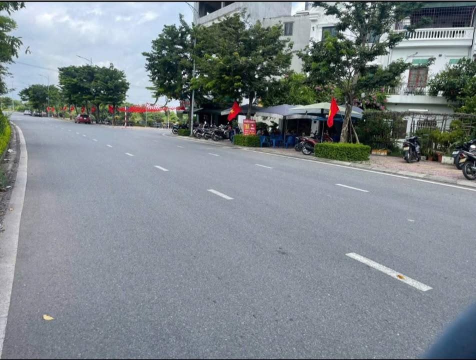 Nhà 4 tầng mặt đường Dương Hà, Phù Đổng 75m² giá 9 tỷ - Thiết kế đẹp, kinh doanh thuận lợi!