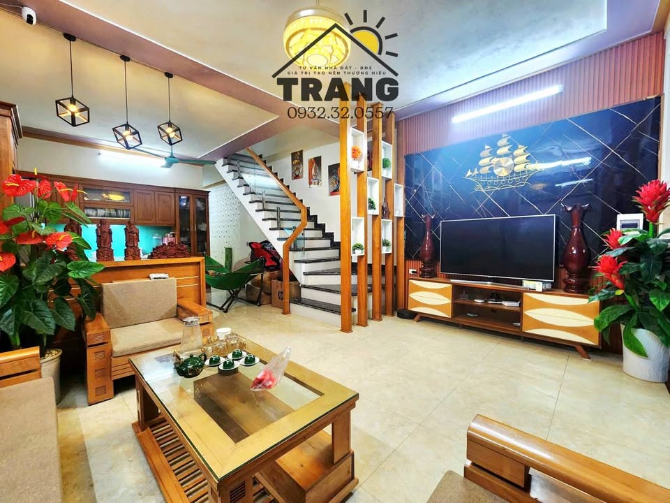 Nhà 2 tầng Đông Vệ Thanh Hóa 100m² giá 3.1 tỷ - Nhà kiên cố, vào ở ngay!