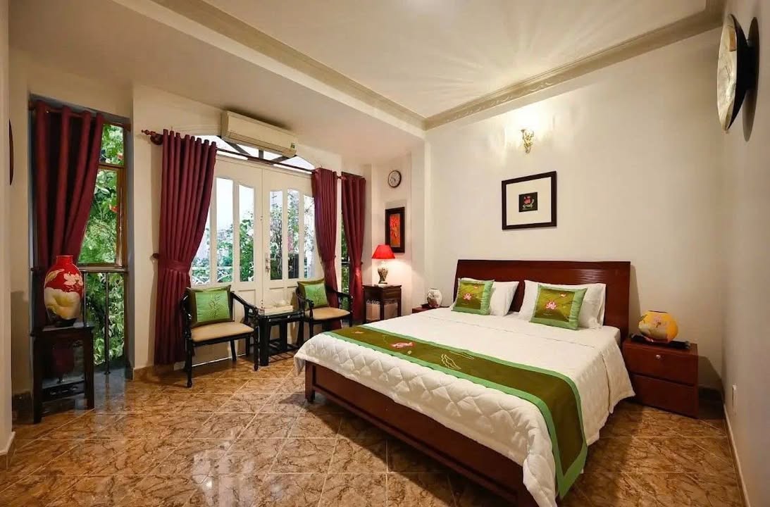 Khách sạn cho thuê đường Cách Mạng Tháng 8, Quận 10 - Kinh doanh sôi động ngay trung tâm!