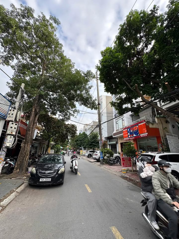 Nhà mặt đường Trại Lẻ, Lê Chân 81m² giá 11 tỷ - Vị trí kinh doanh sầm uất!