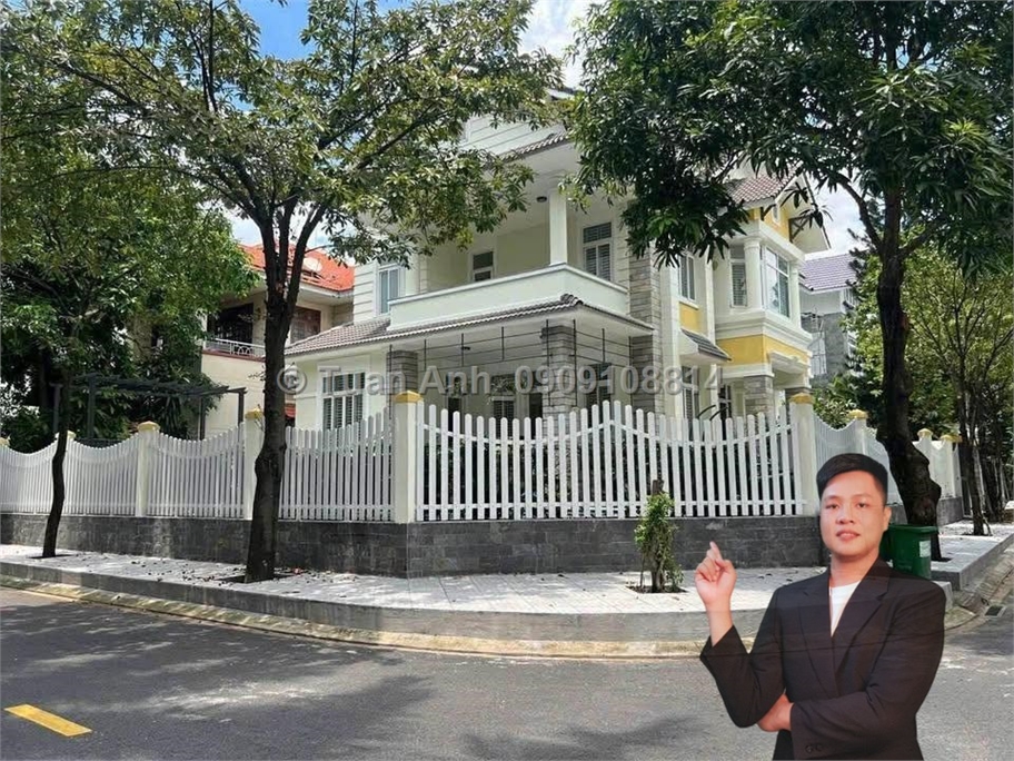 Cho thuê villa compound Nguyễn Văn Hưởng Thảo Điền 450m² giá 4.500 USD - Không gian sống lý tưởng!