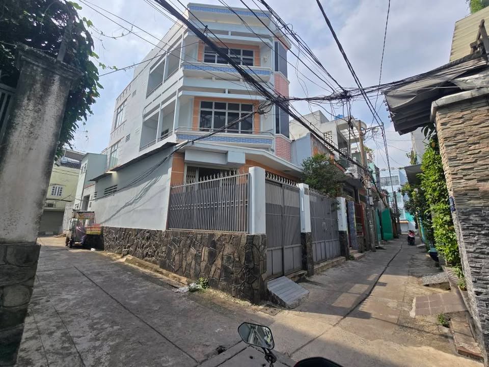 Nhà góc 2 mặt hẻm xe hơi Lạc Long Quân, P5, Q11 - Diện tích 78m² giá 8.1 tỷ - Cơ hội đầu tư tuyệt vời!