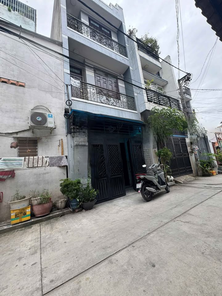Nhà 3 tầng đường số 9, Bình Hưng Hòa, 54m² giá 5.6 tỷ - Sổ hồng riêng, thương lượng tốt!