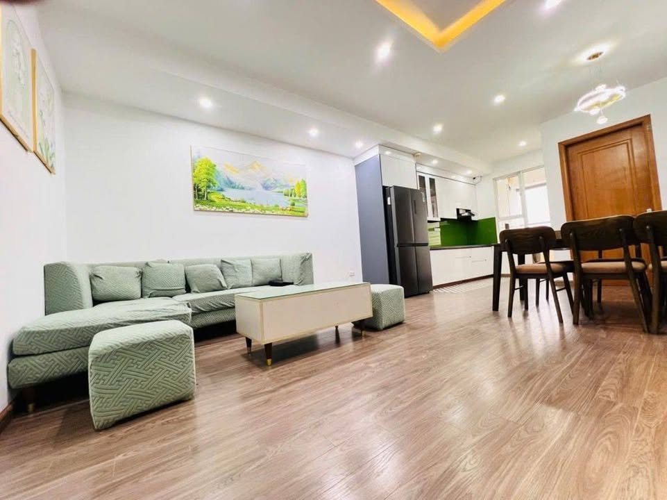 Chung cư Nguyễn Chánh Cầu Giấy 70m² giá 6.1 tỷ - Nhà đẹp, nội thất sịn xò!