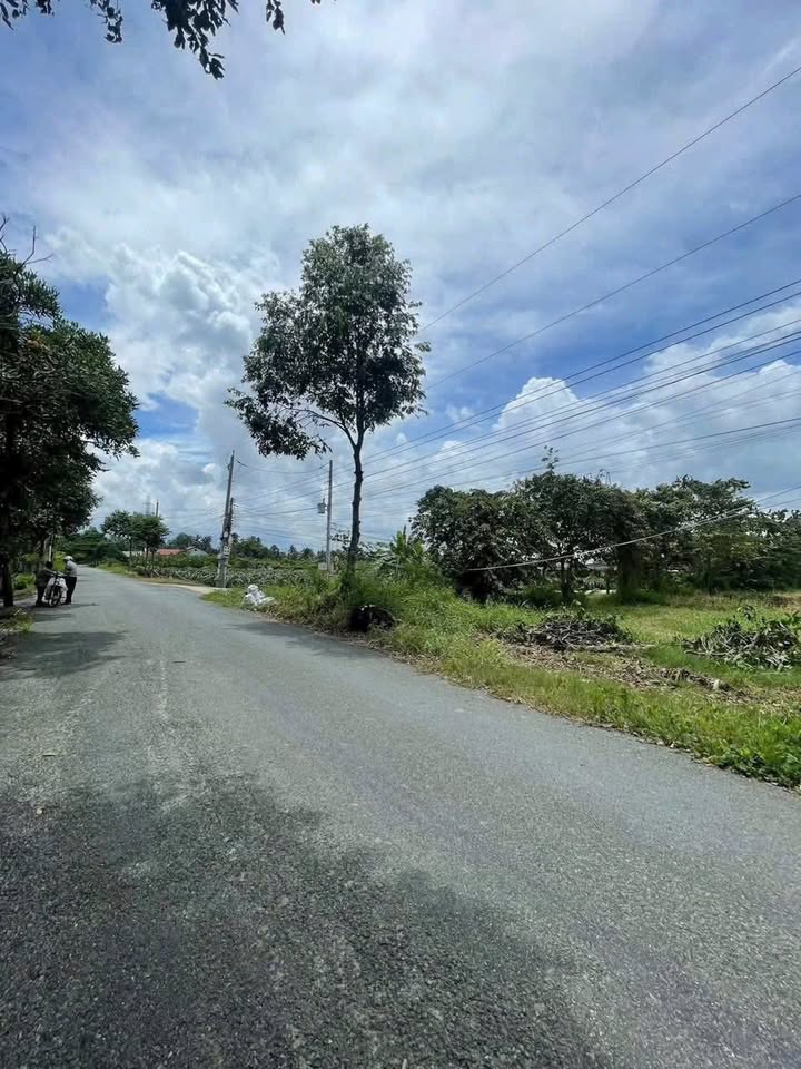 Đất nền 2 mặt tiền Lê Văn Cảng, Tân An 1700m² giá 6.5 tỷ - Đầu tư sinh lời ngay!