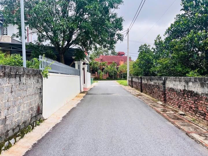 Bán đất Lộc Ninh, Đồng Hới, 140m² - Vị trí đẹp, giá chỉ 1 tỷ