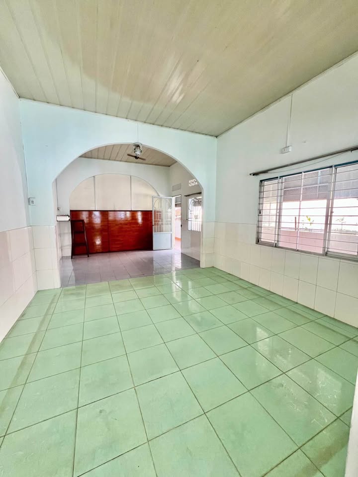 Nhà cấp 4 hẻm Lương Ngọc Quyến 115m² giá 2 tỷ - Phù hợp mở lớp học!