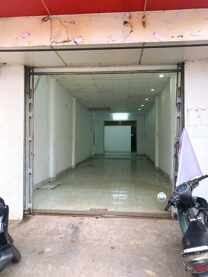 Nhà mặt tiền đường Trung Mỹ Tây 13, Quận 12, 151m² giá 15 triệu/tháng - Kinh doanh sầm uất!
