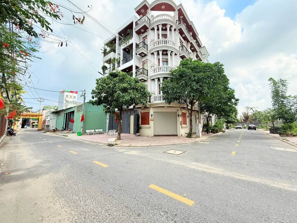 Đất nền An Phú Đông 50m² giá 3.68 tỷ - Vị trí đẹp, tiện ích đầy đủ!