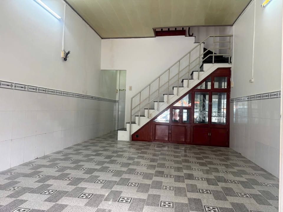 Nhà mặt tiền đường Phước Long B, Thủ Đức 39m² giá 3.95 tỷ - Cơ hội kinh doanh hấp dẫn!