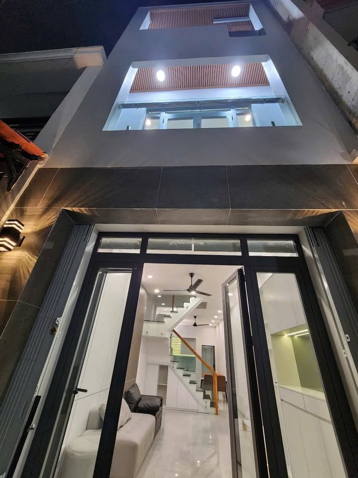 Nhà phố Nguyễn Văn Cừ, Q1 48m² giá thỏa thuận - Vị trí trung tâm an ninh!