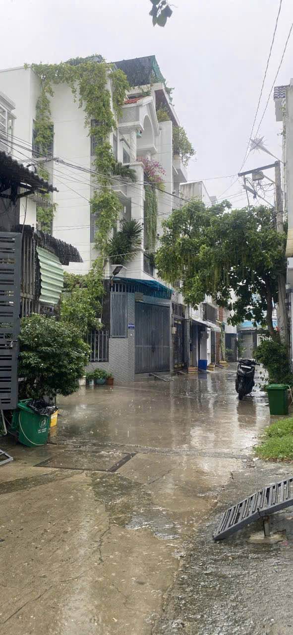 Nhà Thủ Đức 62.5m² giá 6.2 tỷ - Đối diện Vạn Phúc City, đường xe hơi!