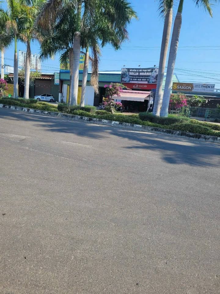 Bán lô đất mặt tiền đường Lê Duẩn, Phan Thiết 120m² giá 5.2 tỷ - Cơ hội kinh doanh tuyệt vời!