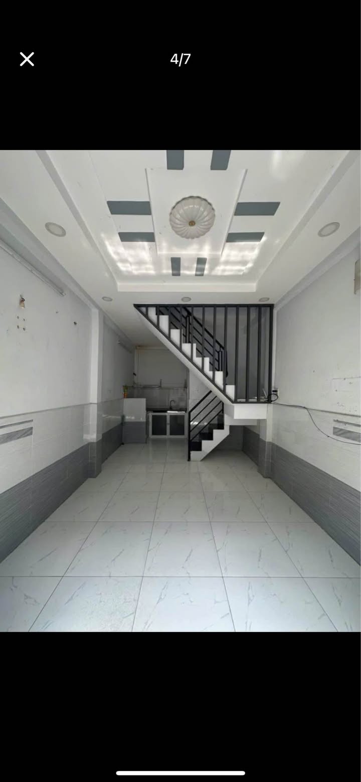 Nhà hẻm Lê Văn Lương, Quận 7, 26m², giá 1.37 tỷ - Chính chủ bán gấp!