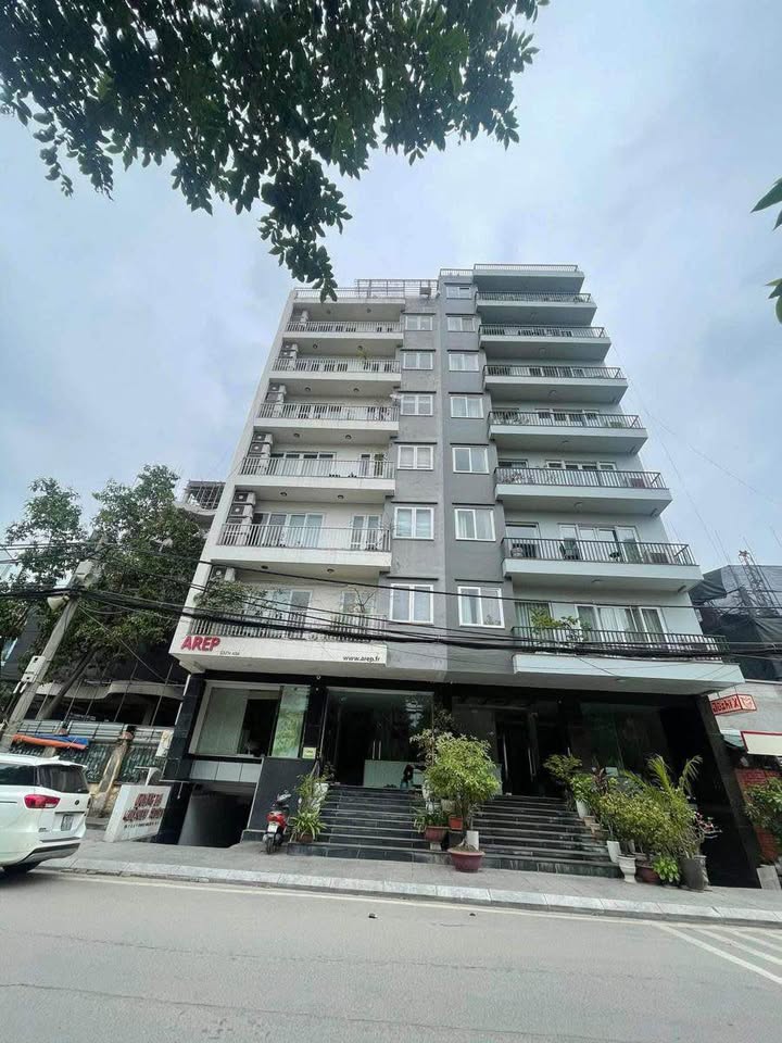 Bán nhà mặt phố Tô Ngọc Vân, Tây Hồ 120m² giá 130 tỷ - Vị trí độc tôn, doanh thu tốt!