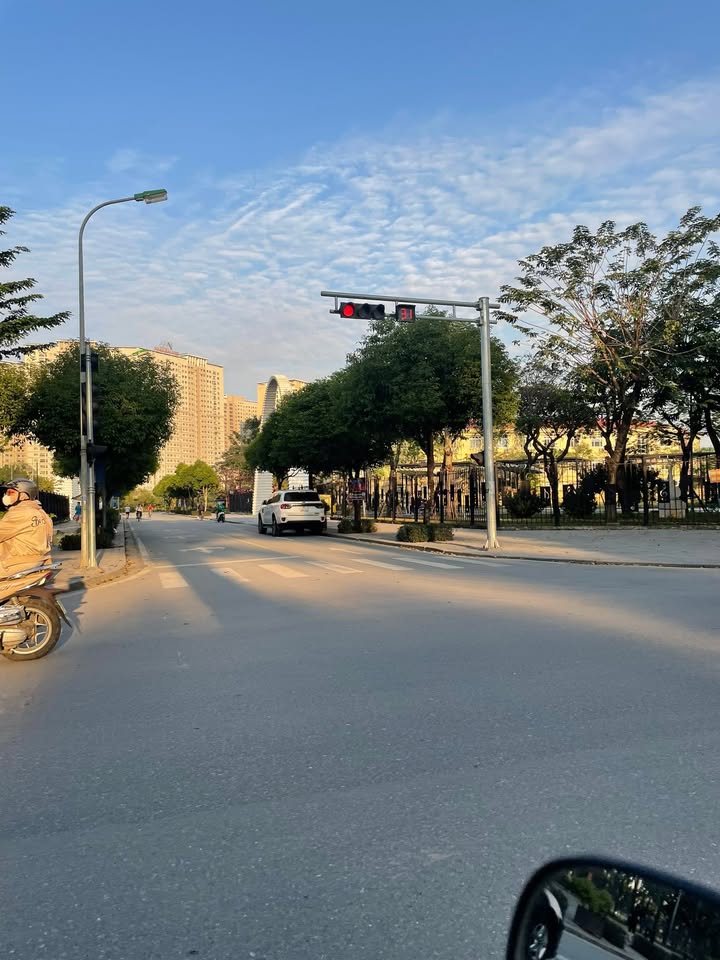 FrontHouse đường Yên Lộ, Hà Đông 50m² giá 11 tỷ - Bán gấp, pháp lý rõ ràng!