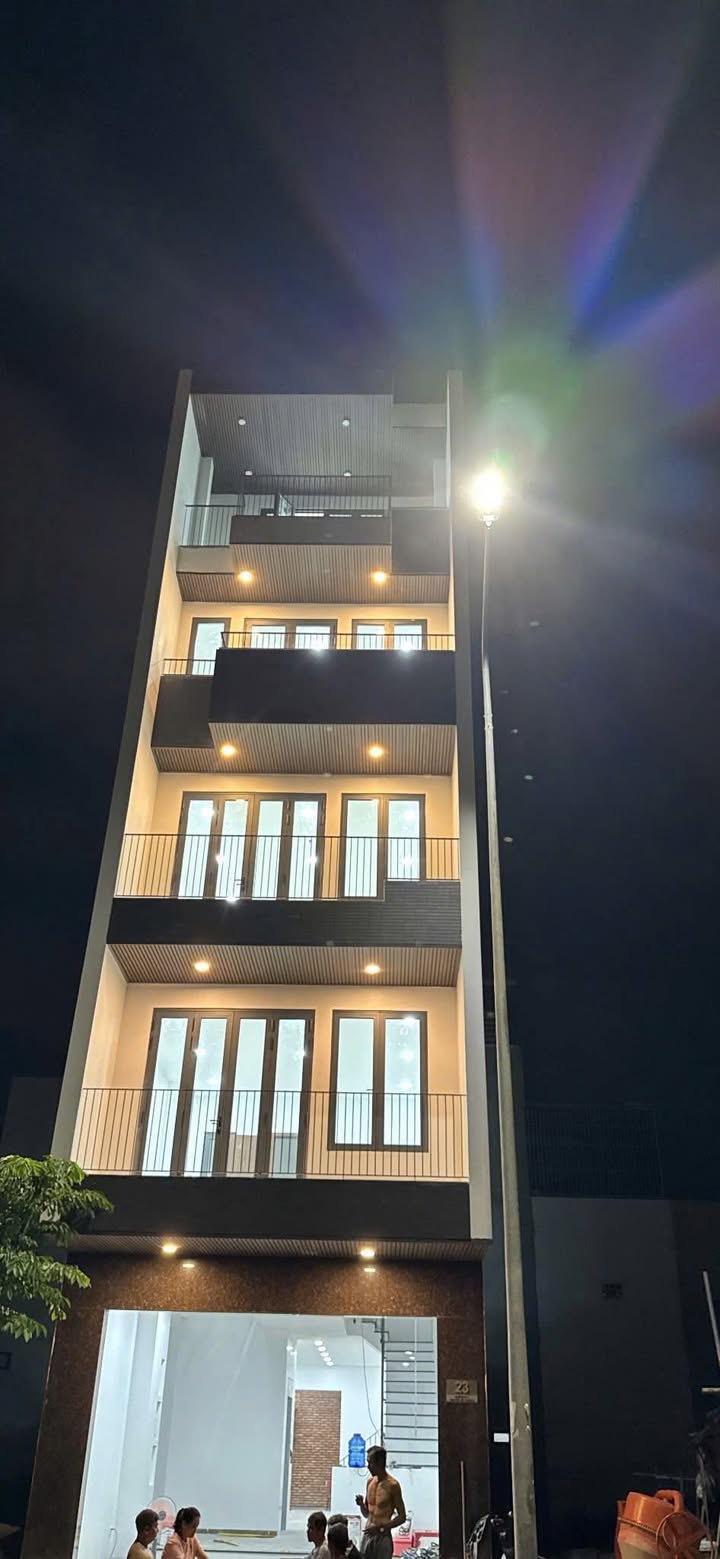 Nhà Mặt Tiền Kinh Doanh 5 Tầng VCN Phước Long 2 - Giá 15.5 Tỷ, Đầu Tư Sinh Lời!