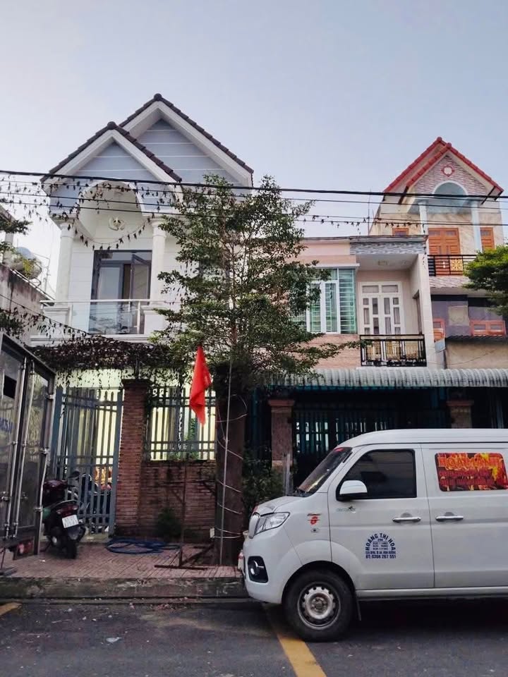 Nhà lầu trệt gần Ngã Tư Chiêu Liêu, Dĩ An 110m² giá 5 tỷ - Sẵn sàng vào ở!